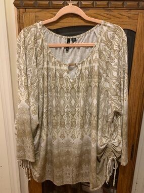 New Direction Women's Boho Printed Peasant Top in Cream and Olive